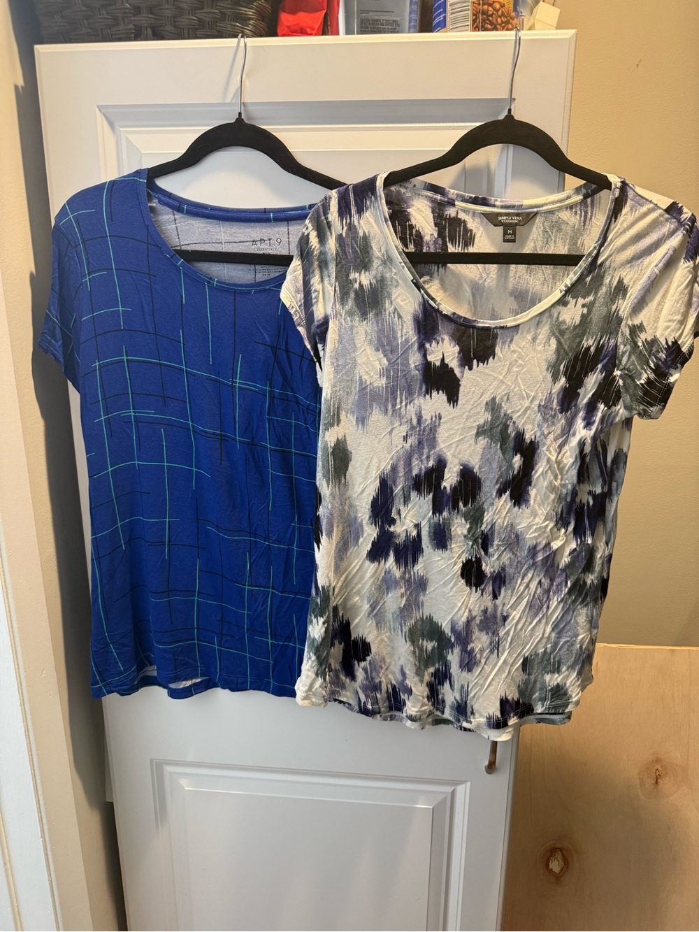Apt 9  & simply Vera  Women's Tops set of 2